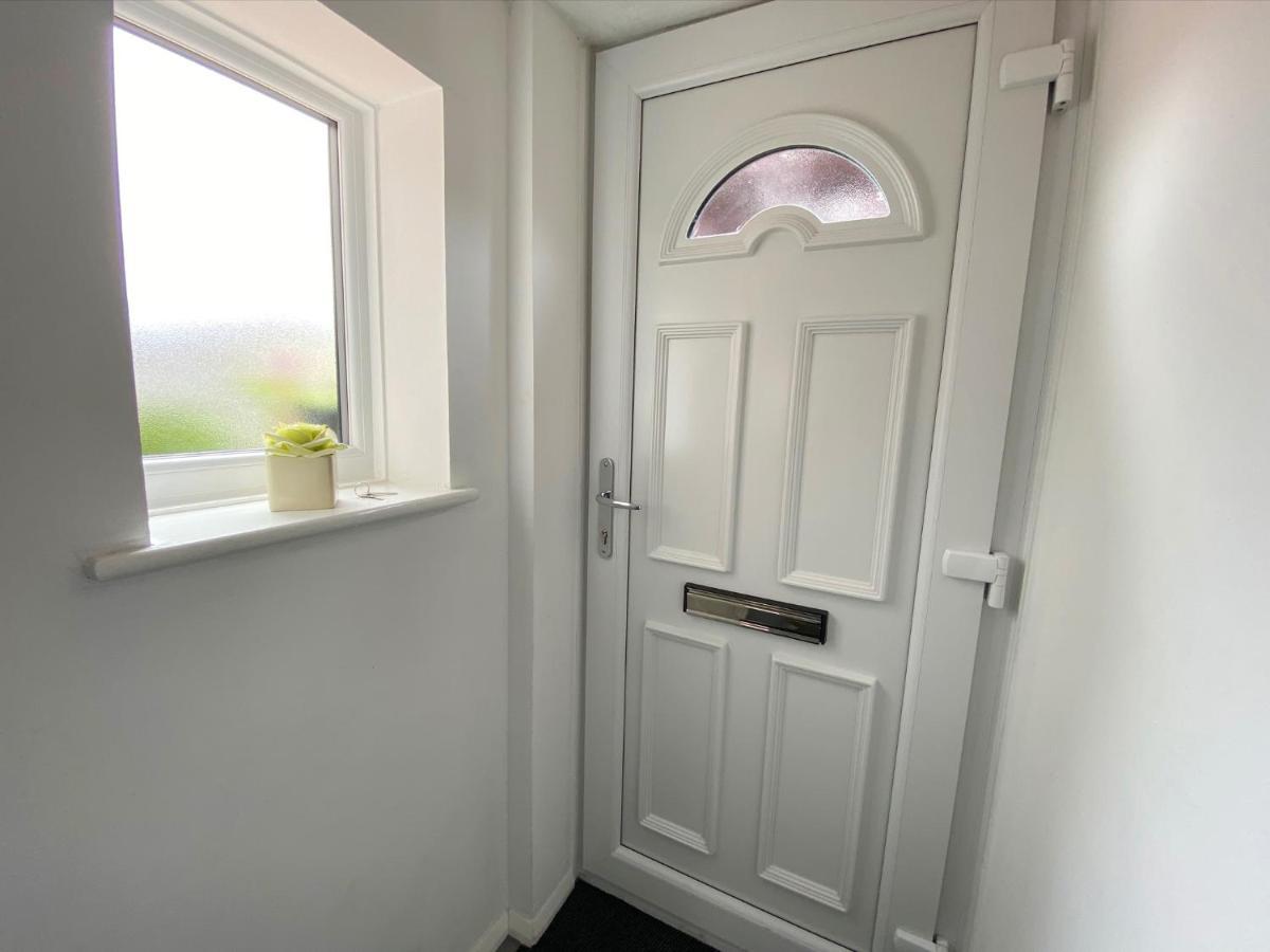 2 Bedroom Private House Near Bedford Town And Train Station Exterior foto
